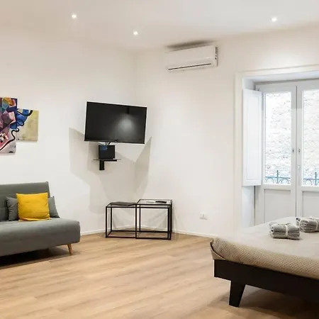 Eleven Luxury Apartment *